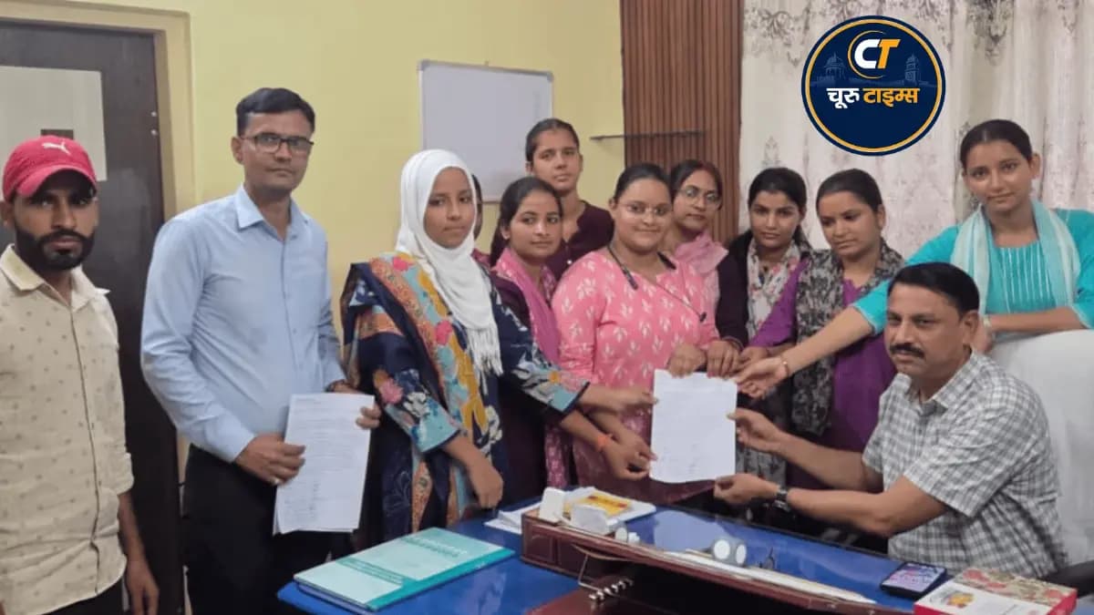बिसाऊ में विश्वविद्यालय परीक्षा केंद्र की मांग, छात्रों ने तहसीलदार को सौंपा ज्ञापन